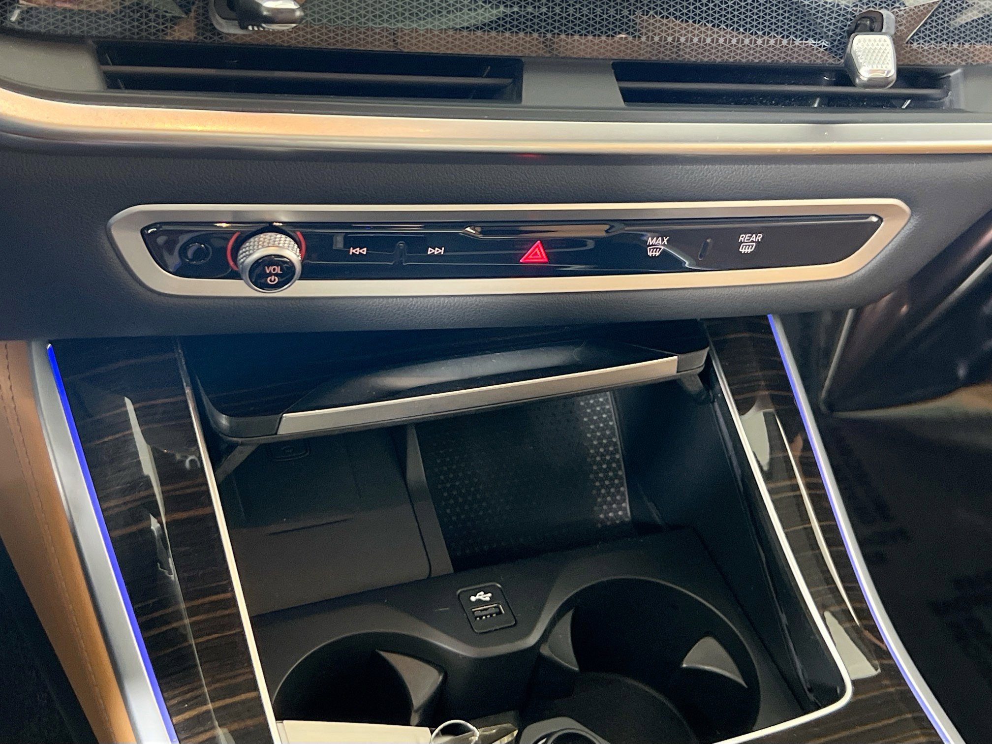 Used 2024 BMW X5 xDrive40i w/ Parking Assistance Package image 16