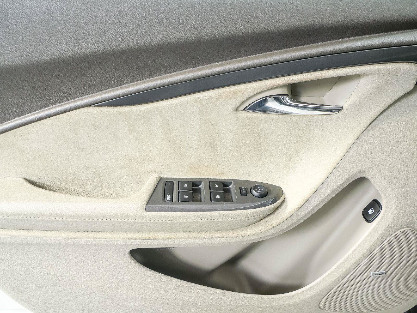 Used 2014 Chevrolet Volt Premium w/ Premium Trim Package FWD image 6