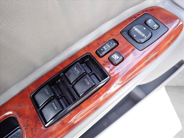 Used 2005 Toyota Camry XLE FWD image 12
