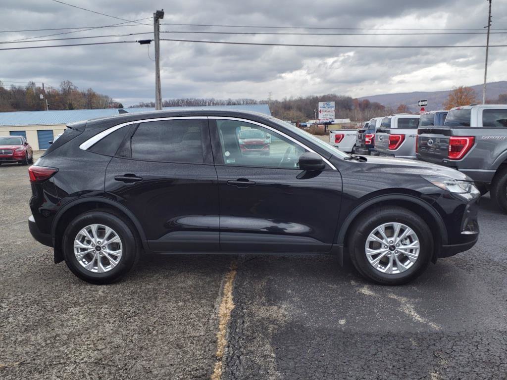 Used 2023 Ford Escape Active w/ Tech Pack #1 image 2