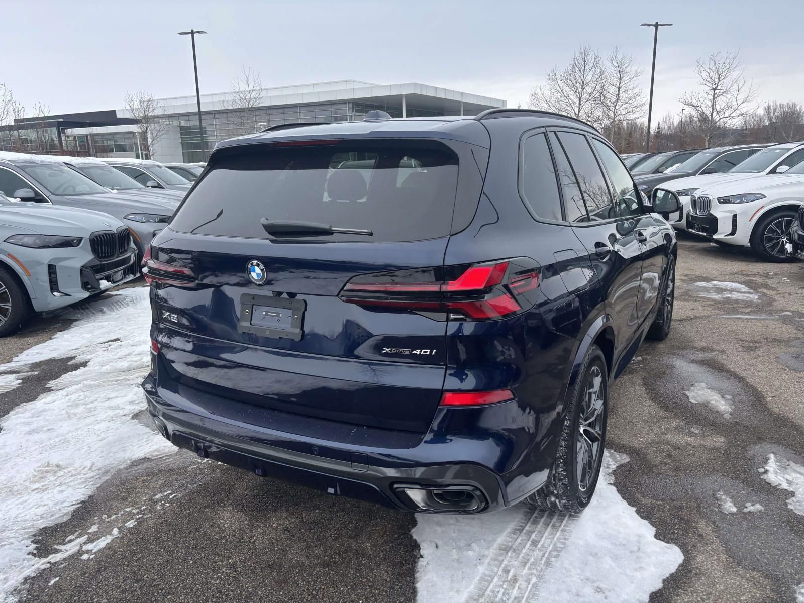 New 2026 BMW X5 xDrive40i w/ M Sport Package AWD/4WD image 7