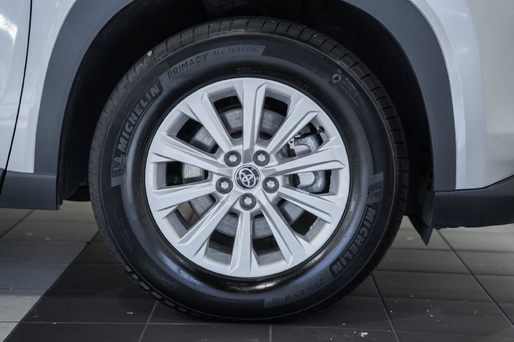 Used 2025 Toyota Grand Highlander AWD image 15