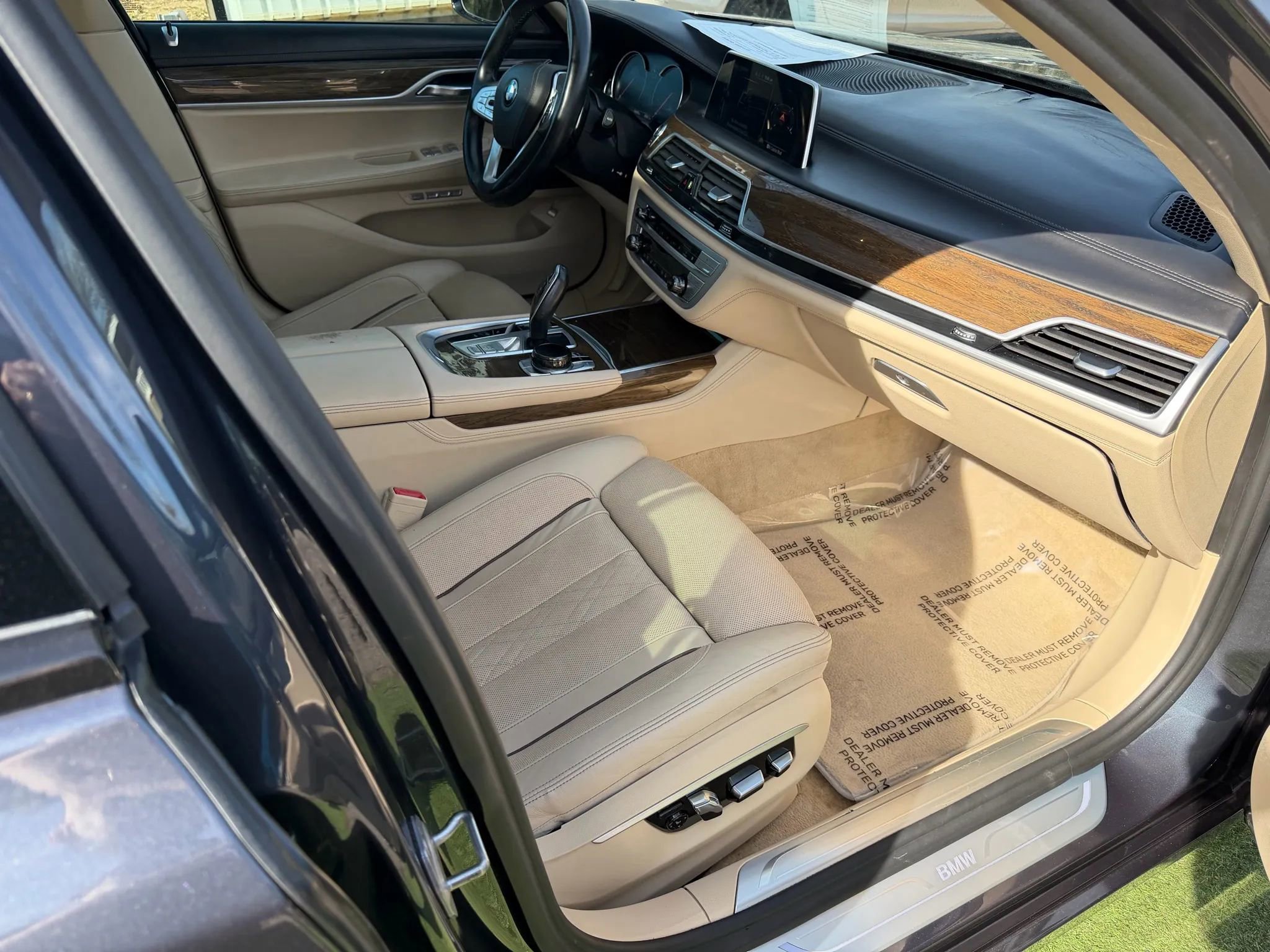 Used 2017 BMW 740i RWD image 38