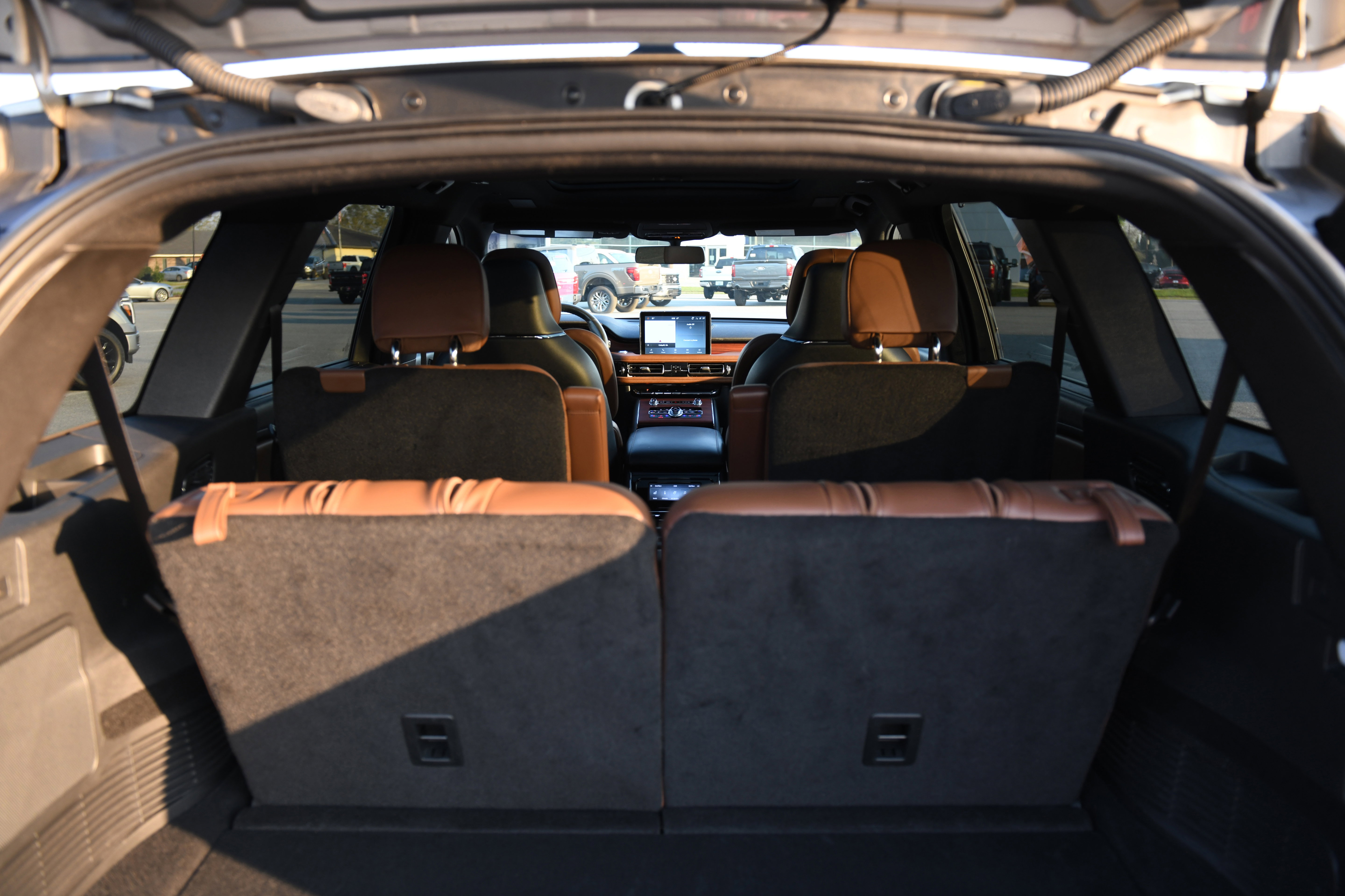 Used 2023 Lincoln Aviator Reserve w/ Equipment Group 201A image 14