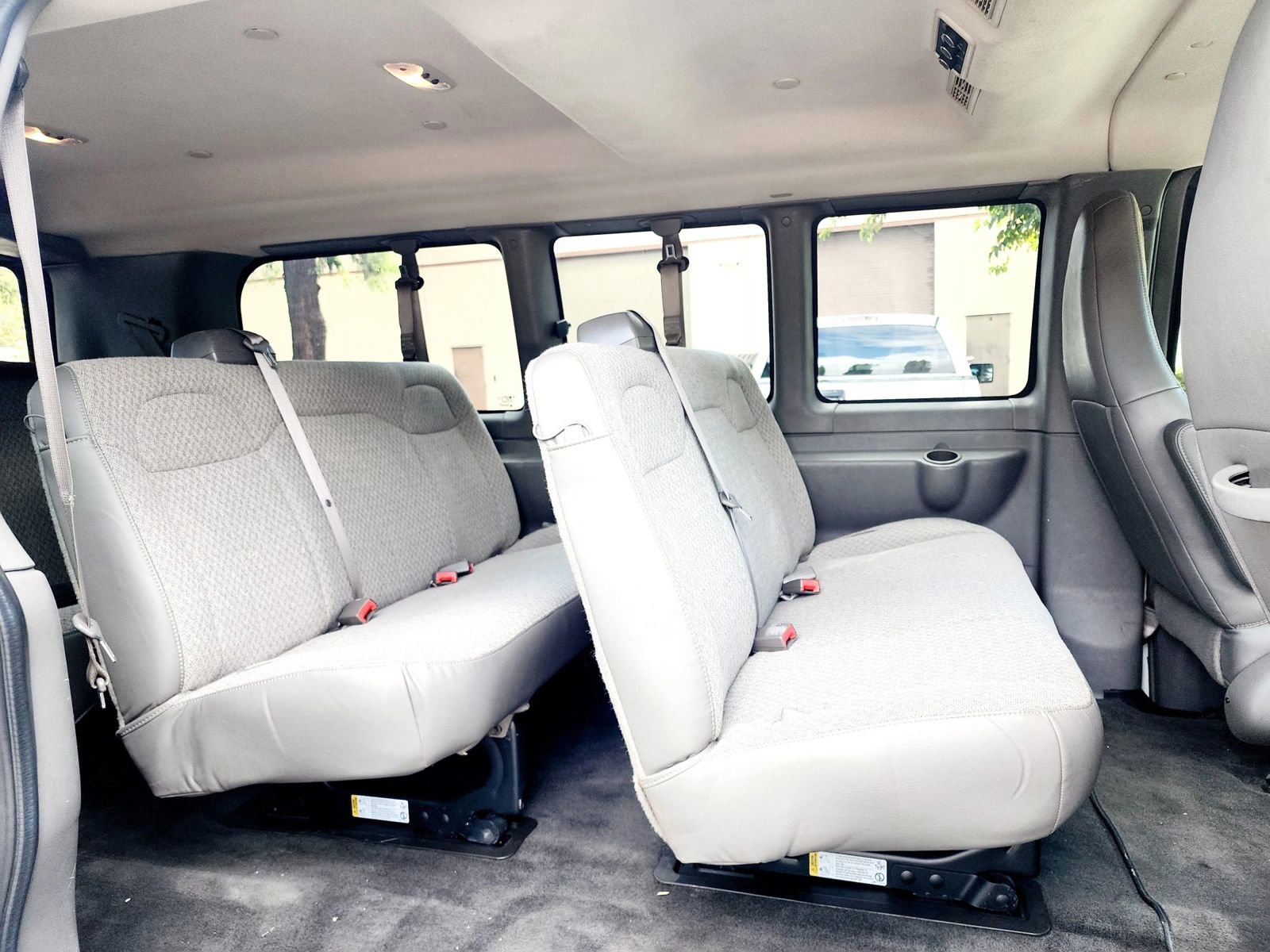Used 2018 Chevrolet Express 2500 LT w/ LT Preferred Equipment Group image 30