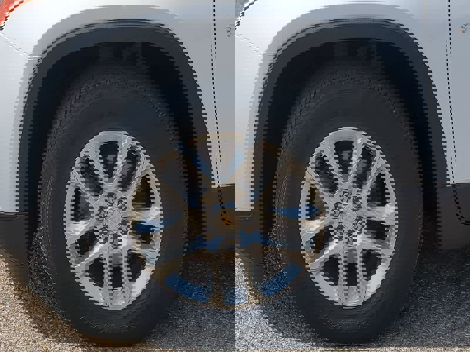 Used 2019 Chevrolet Traverse LS FWD image 14