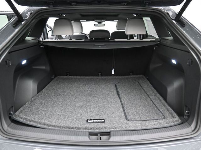 New 2026 Volkswagen Atlas Cross Sport SEL Premium R-Line image 12