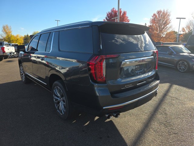 Used 2021 GMC Yukon XL Denali w/ Denali Ultimate Package AWD/4WD image 3