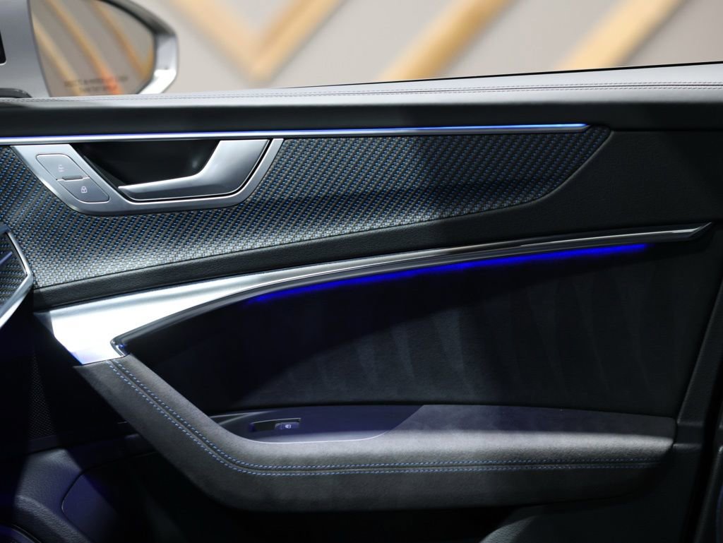 Used 2025 Audi RS 6 performance w/ Blue RS Design Package Plus image 29