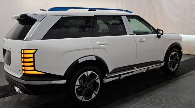 Used 2026 Hyundai Palisade Limited image 3