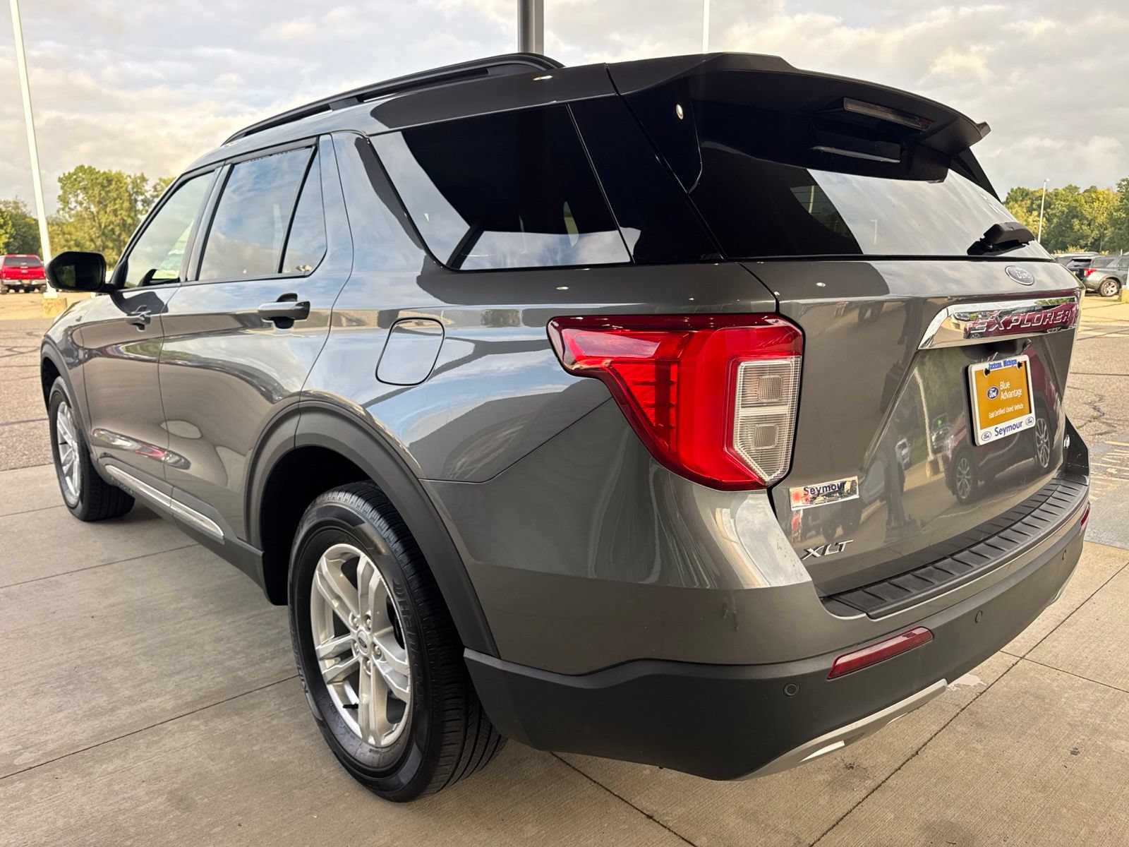 Certified 2024 Ford Explorer XLT w/ Equipment Group 202A AWD/4WD image 5