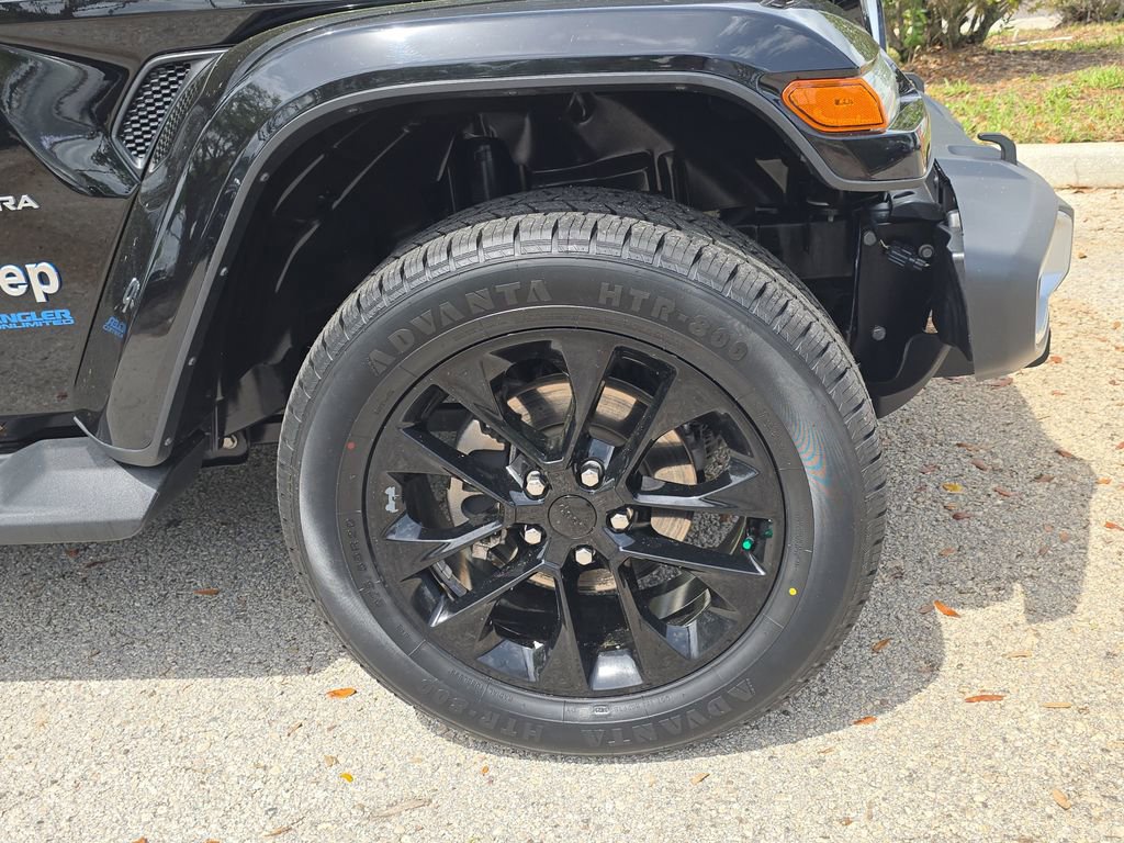 Used 2021 Jeep Wrangler Unlimited Sahara w/ Cold Weather Group image 30