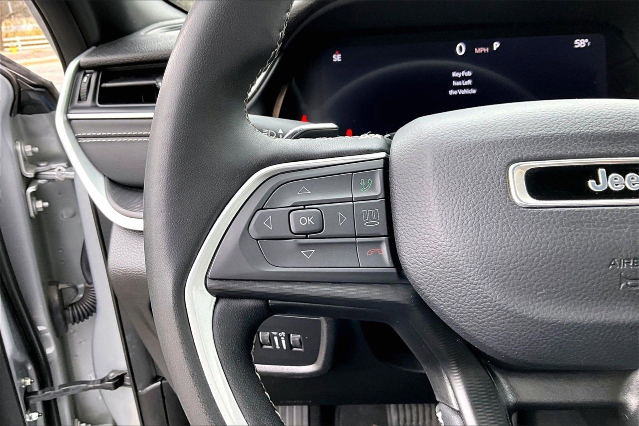 Certified 2024 Jeep Grand Cherokee L Laredo image 27