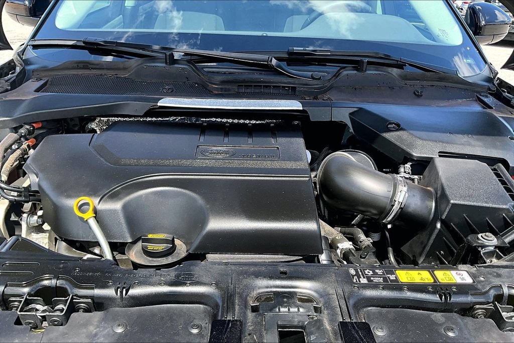 Used 2023 Land Rover Range Rover Evoque R-Dynamic SE AWD/4WD image 9