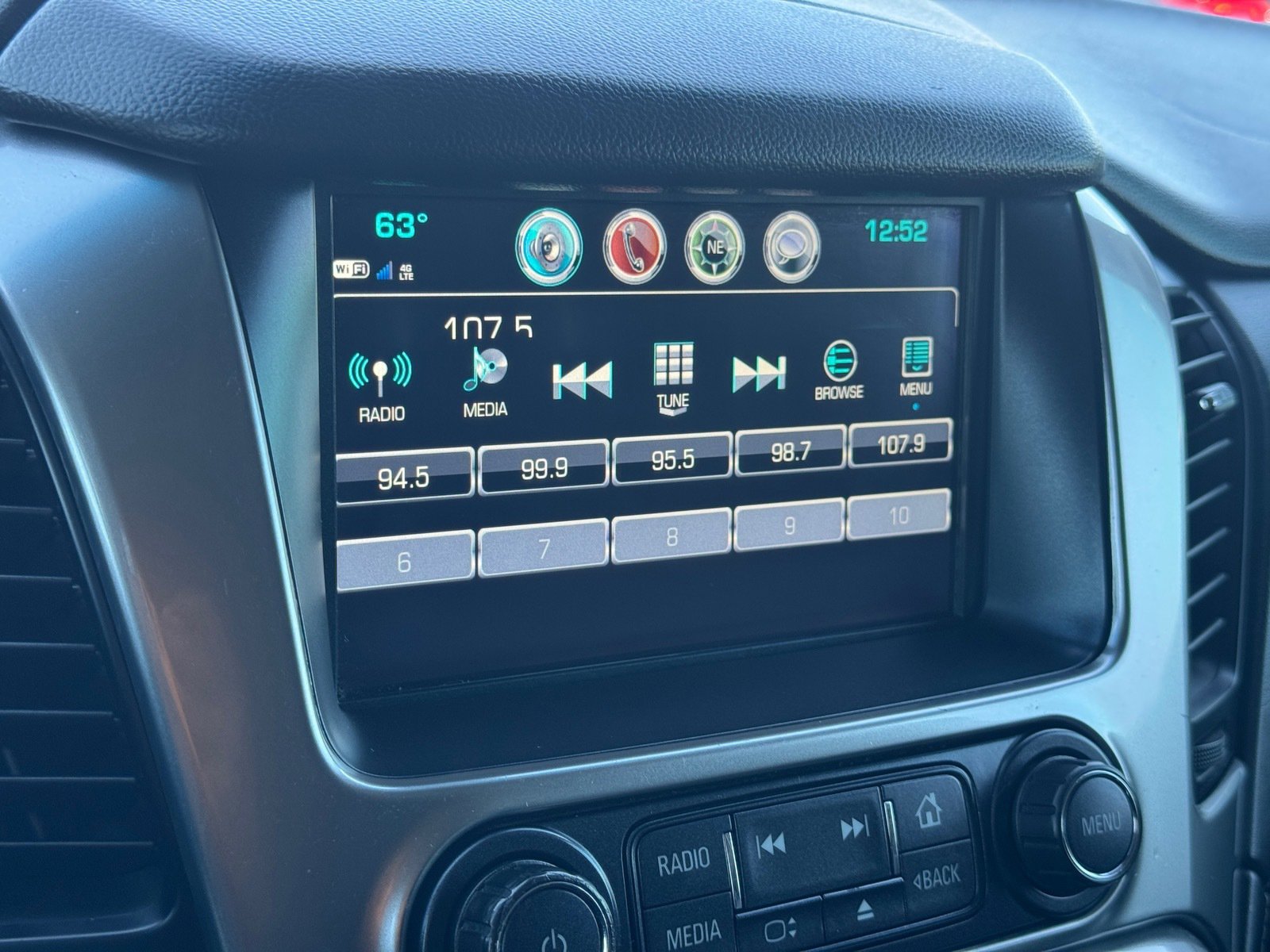 Used 2019 Chevrolet Suburban LT image 27