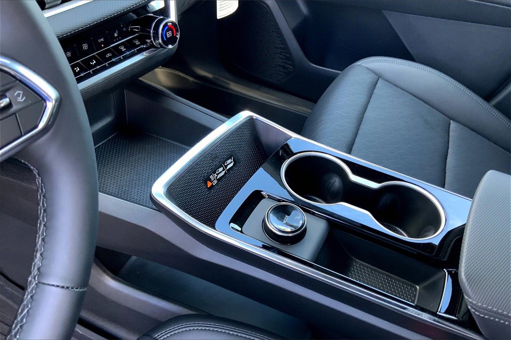 New 2026 Chevrolet Equinox LT w/ Convenience Package II image 9