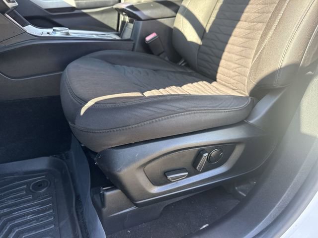 Used 2020 Ford Explorer XLT image 12