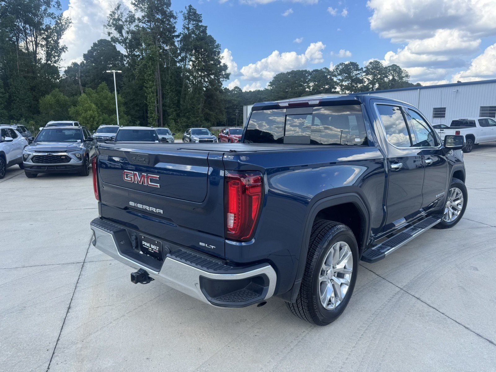 Used 2021 GMC Sierra 1500 SLT w/ SLT Premium Package RWD image 6
