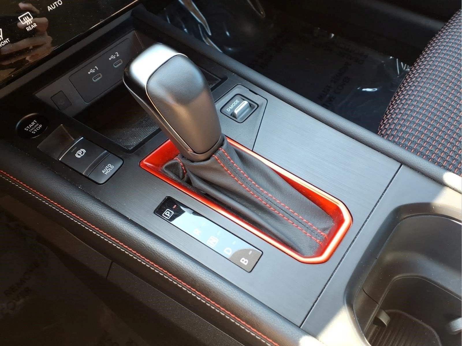 Certified 2025 Nissan Kicks SR FWD image 17