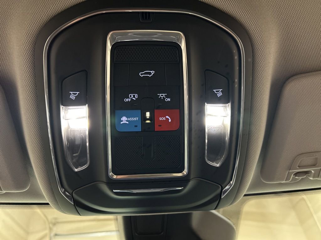 Used 2023 Jeep Grand Cherokee L Limited w/ Luxury Tech Group II image 27