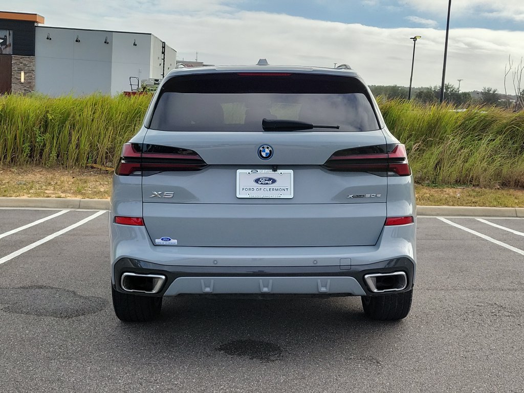 Used 2024 BMW X5 xDrive50e w/ M Sport Package AWD/4WD image 4