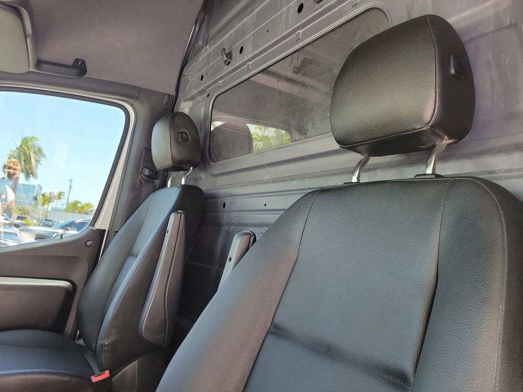 Used 2023 Mercedes-Benz Sprinter 2500 image 25
