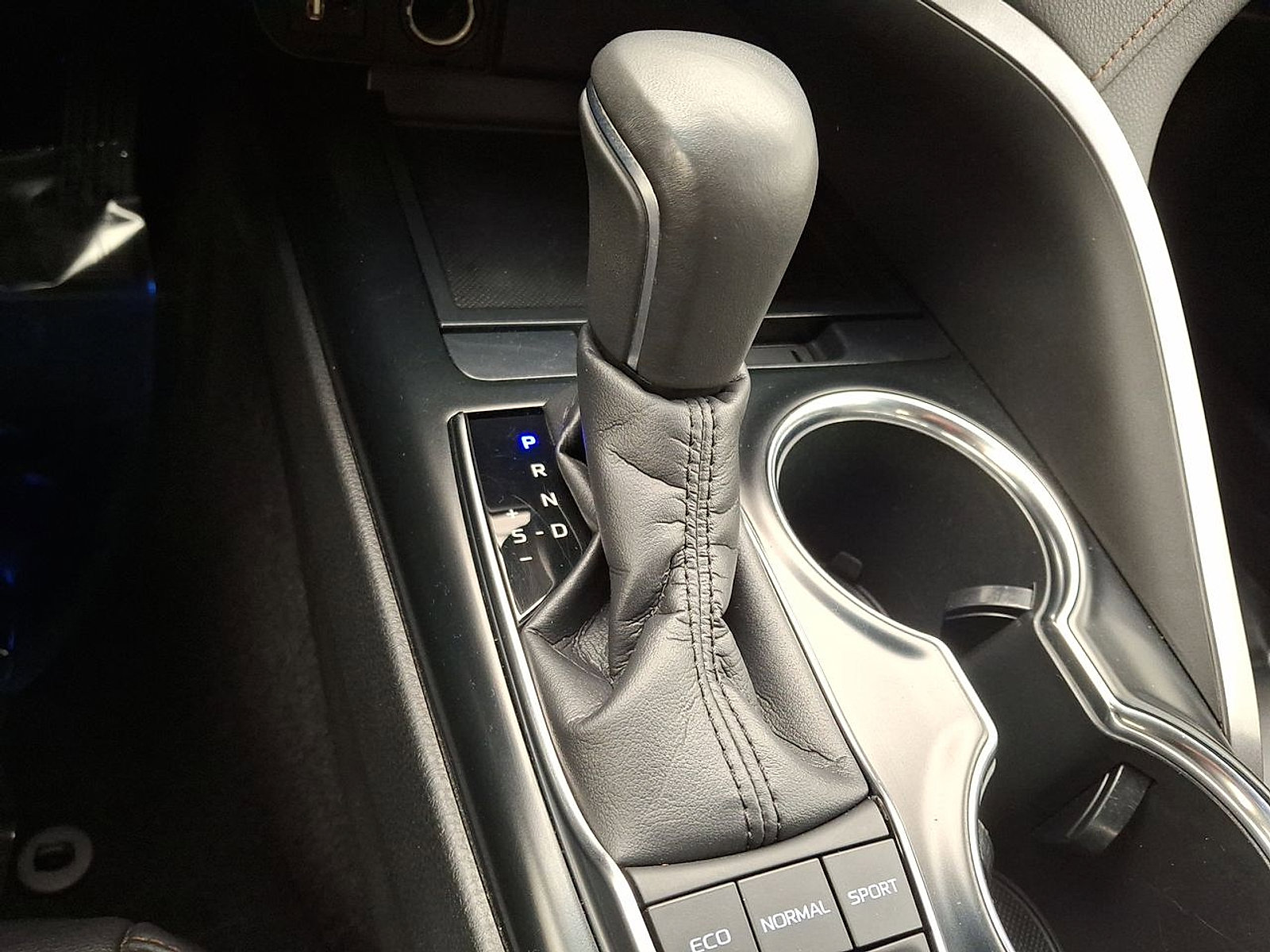 Certified 2018 Toyota Camry XLE image 12