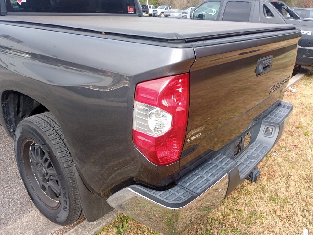 Used 2016 Toyota Tundra SR5 image 7