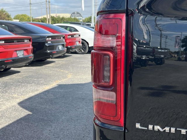Used 2022 RAM 1500 Limited AWD/4WD image 10