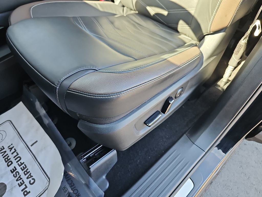 Used 2024 Nissan Pathfinder Platinum w/ Cargo Package image 34