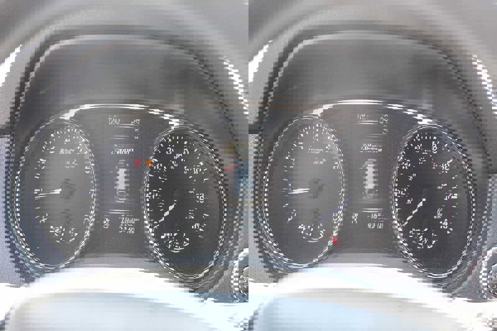 Used 2016 Nissan Rogue SV w/ SV Premium Package image 32