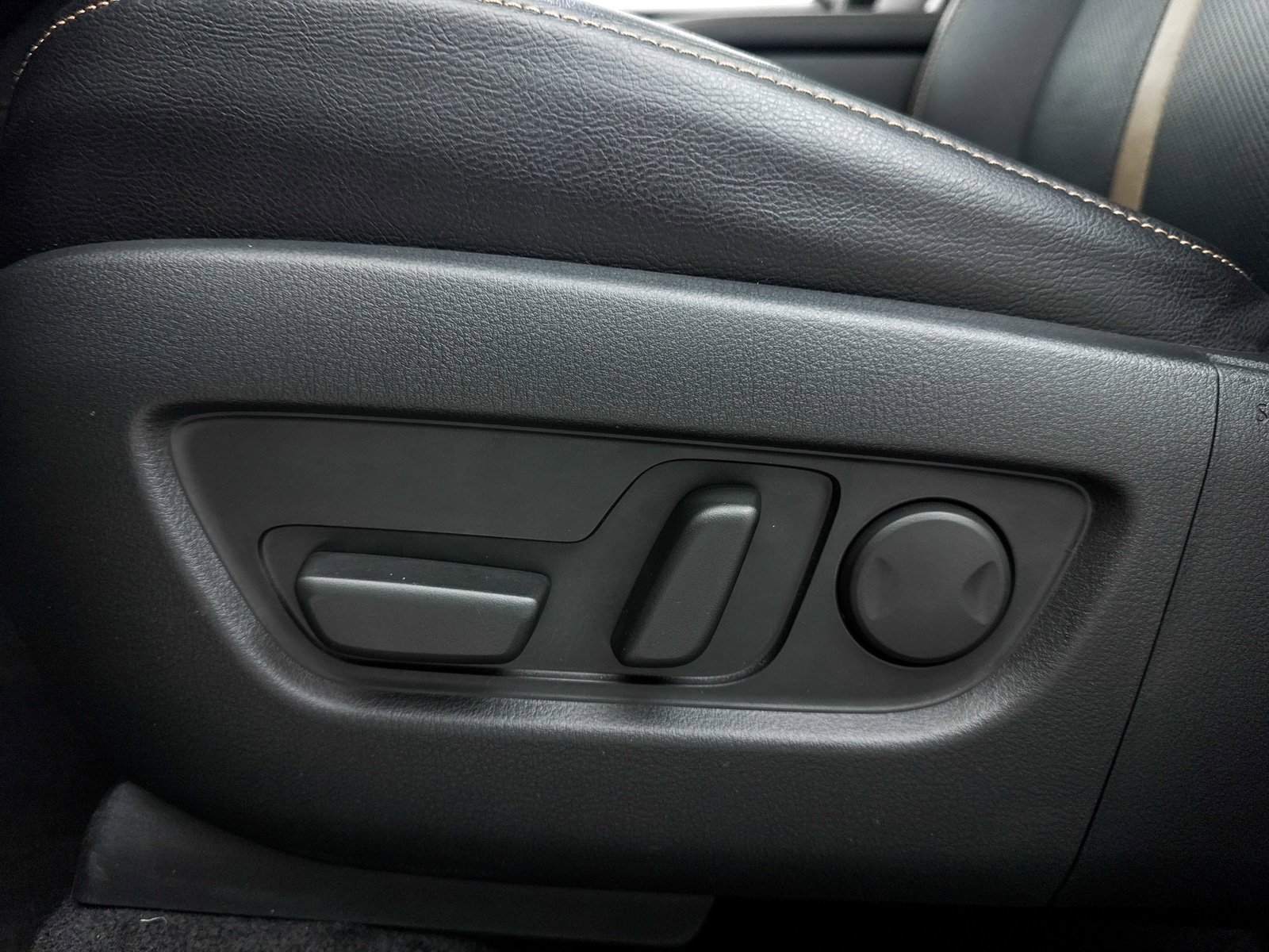 Used 2025 MAZDA CX-90 3.3 Turbo w/ Premium Plus Pkg image 35