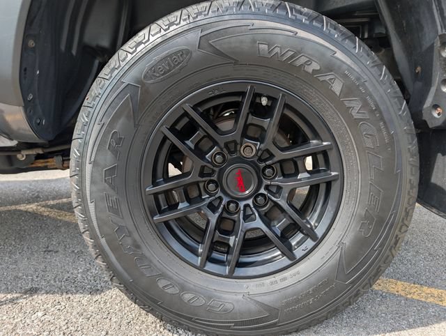 Used 2020 Toyota Tacoma TRD Pro AWD/4WD image 9