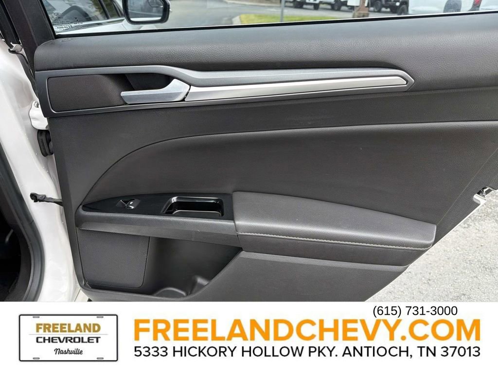 Used 2015 Ford Fusion Titanium image 21