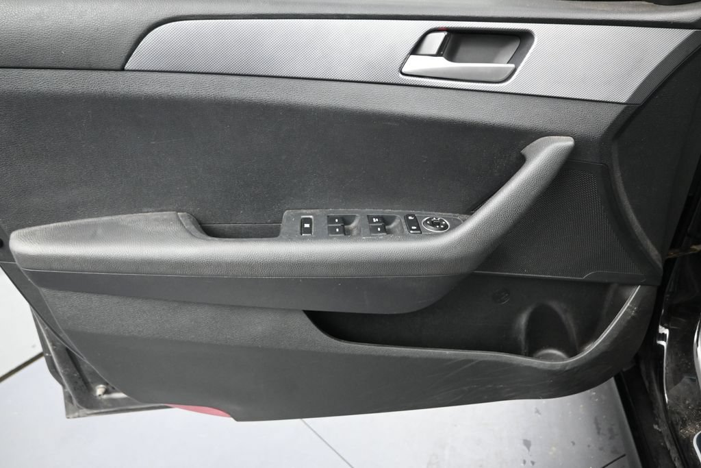 Used 2018 Hyundai Sonata SE FWD image 11