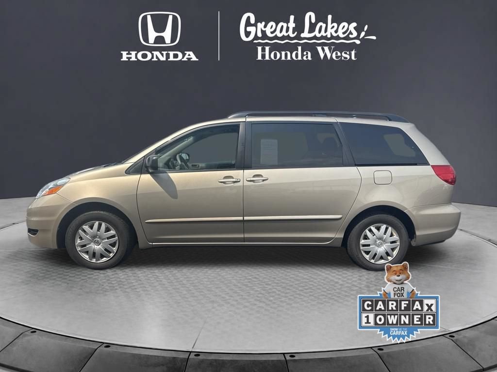 Used 2010 Toyota Sienna CE FWD image 2