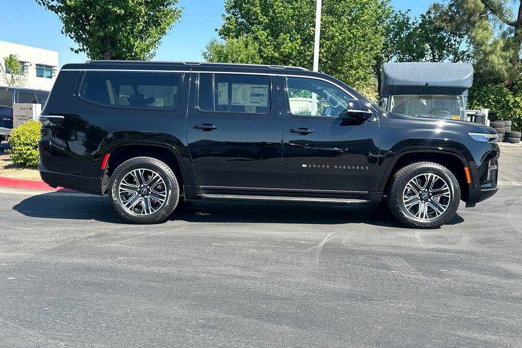 New 2026 Jeep Grand Wagoneer L 2WD w/ 8-Passenger Seating Package image 3