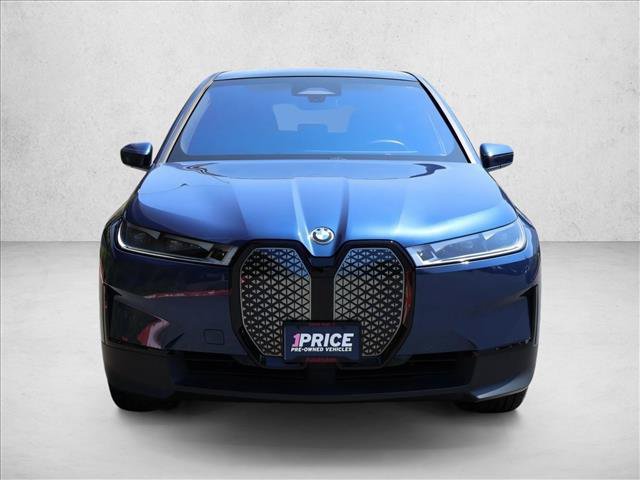 Used 2023 BMW iX xDrive50 AWD/4WD image 3