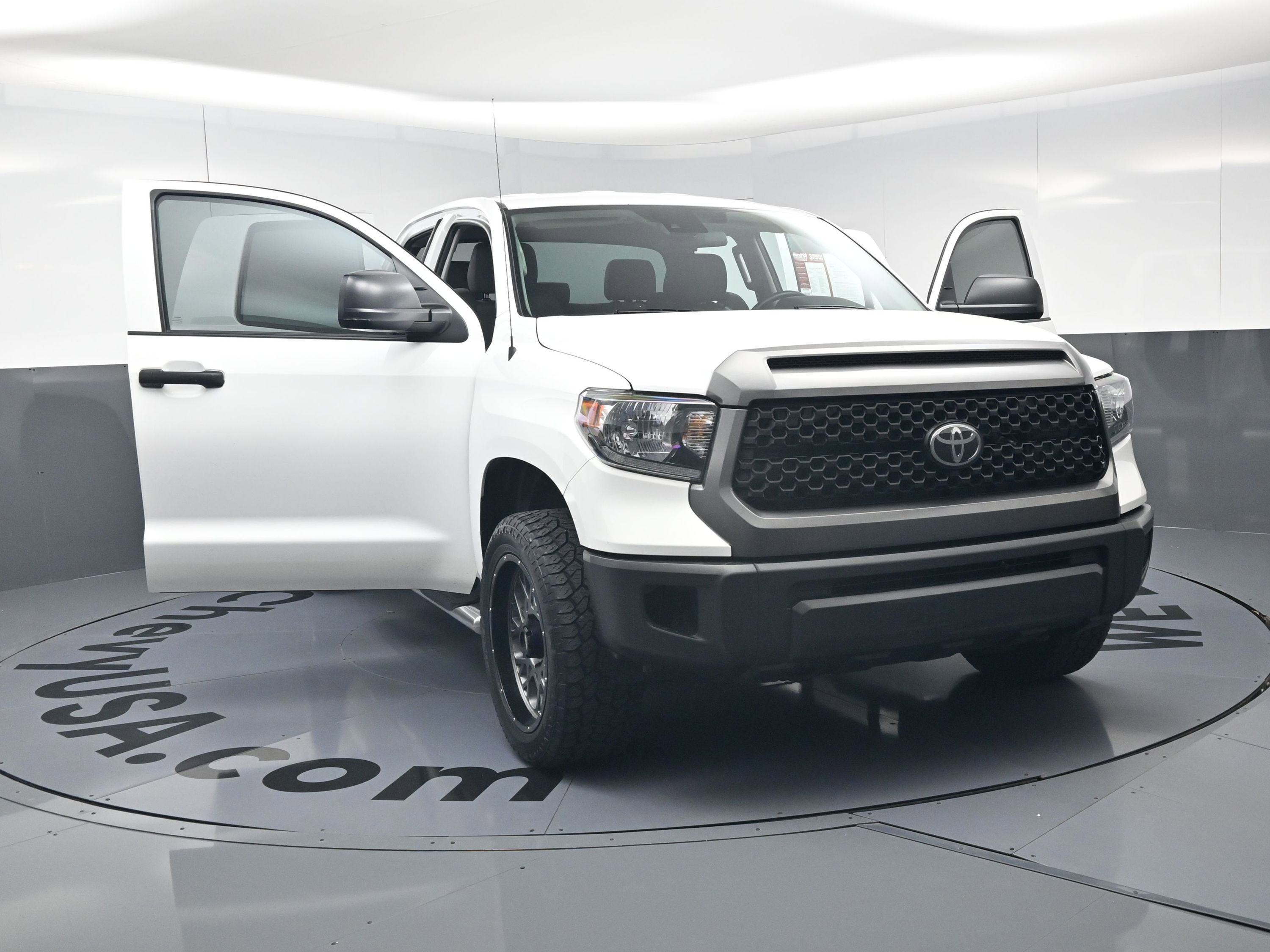 Used 2018 Toyota Tundra SR image 23