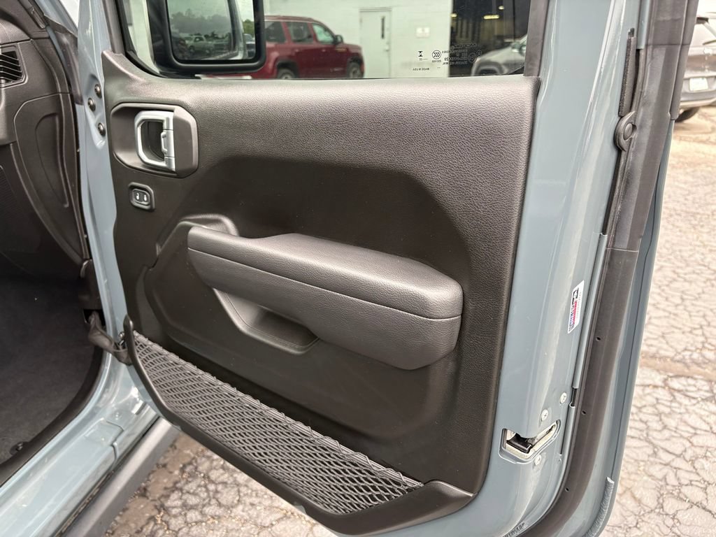 Used 2025 Jeep Wrangler Unlimited Sport AWD/4WD image 11