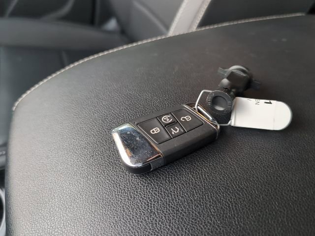 Used 2023 Volkswagen Atlas Cross Sport SE image 26