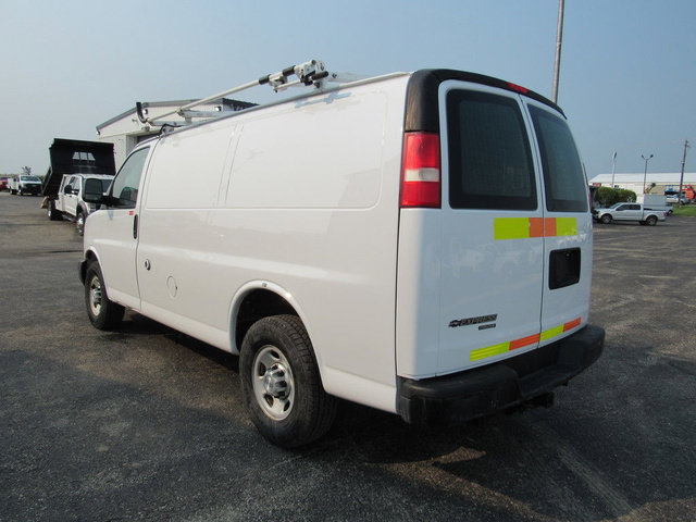 Used 2015 Chevrolet Express 2500 RWD image 4