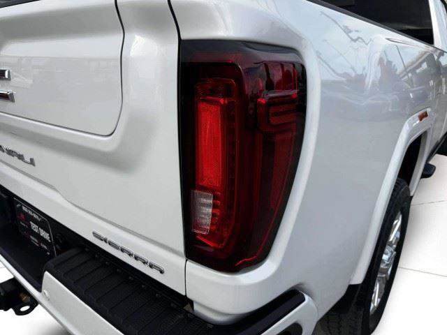 Used 2022 GMC Sierra 3500 Denali AWD/4WD image 17