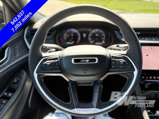 Used 2026 Jeep Grand Cherokee Limited w/ Limited Altitude Package AWD/4WD image 13