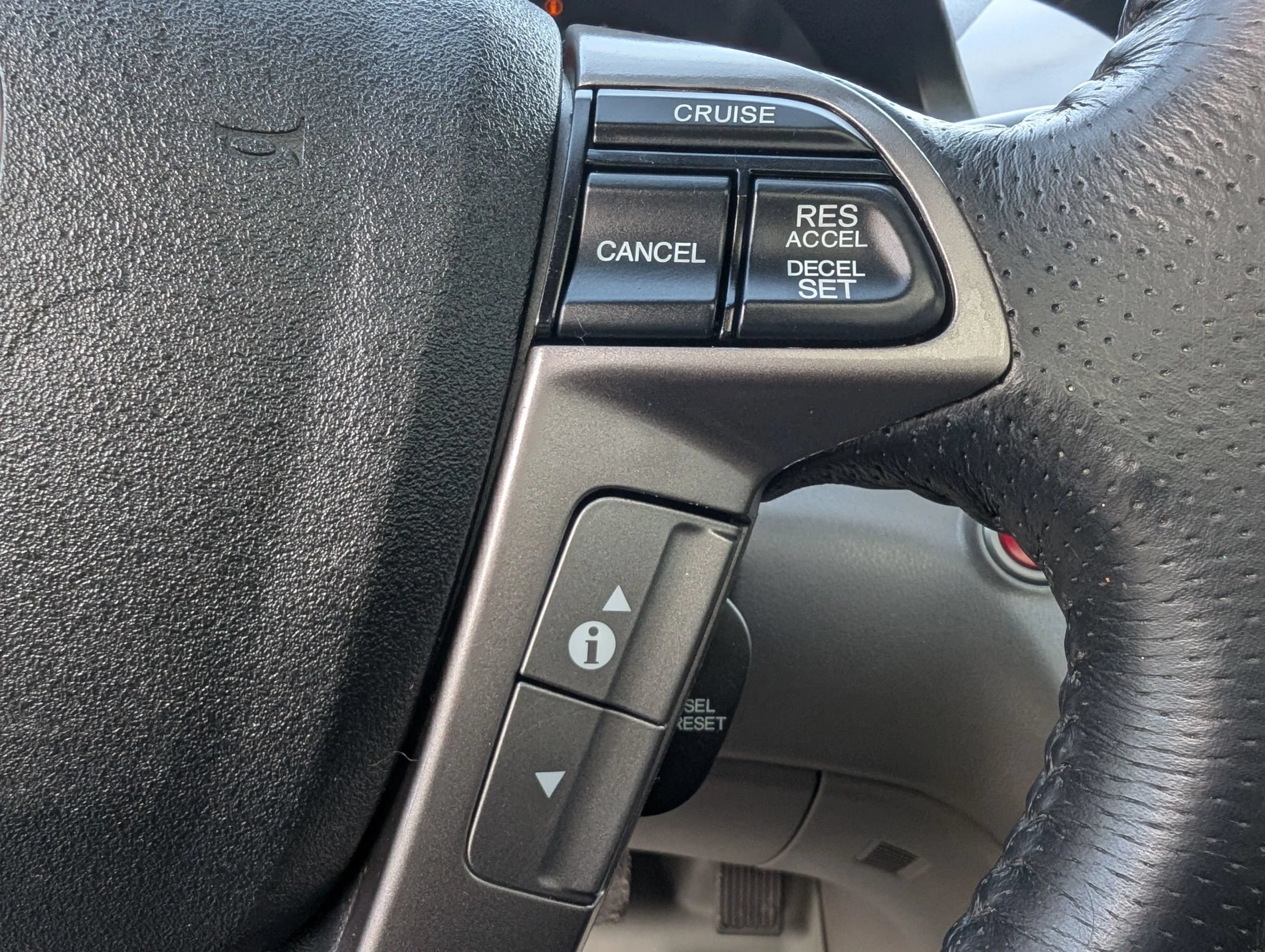 Used 2016 Honda Odyssey Touring Elite image 13