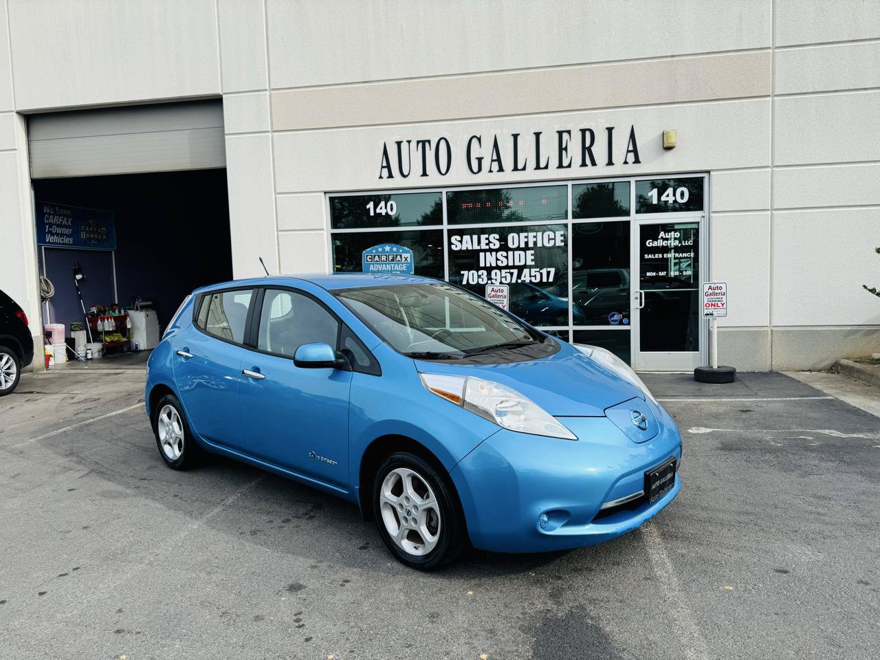 Used 2013 Nissan Leaf SV w/ Protection Pkg FWD image 2