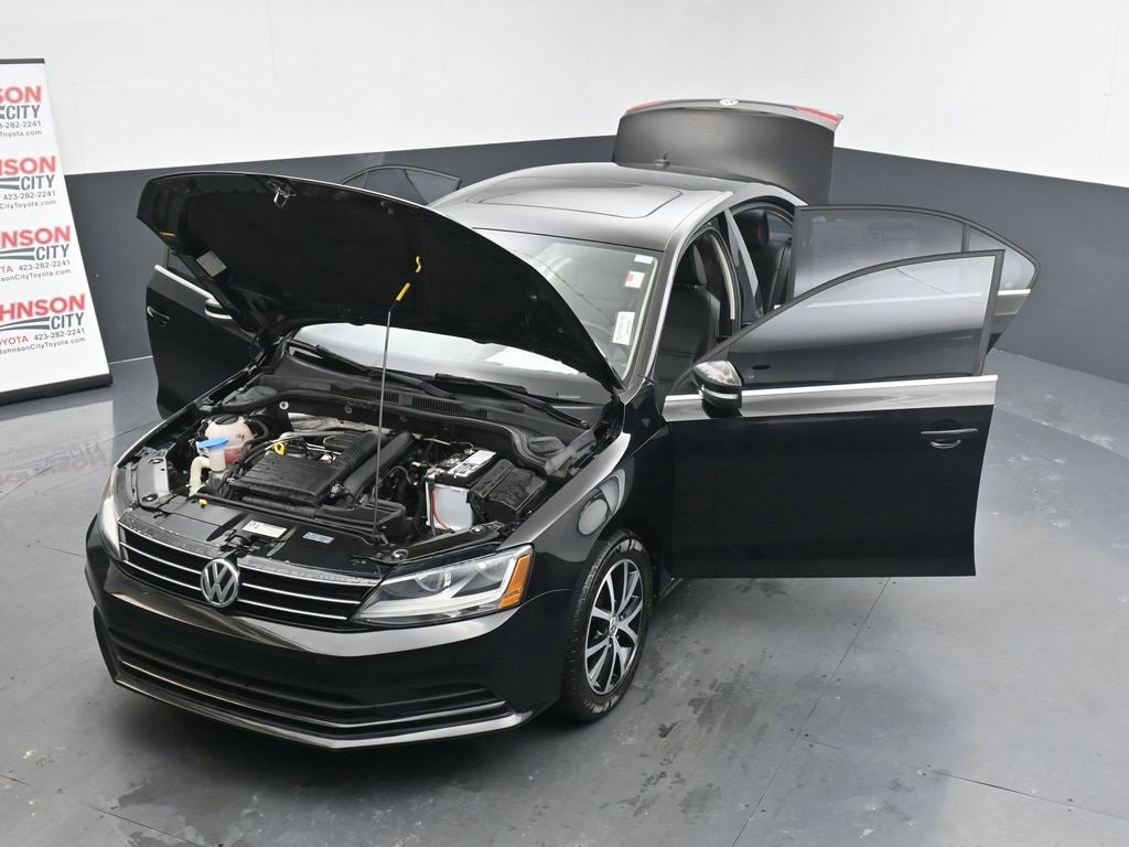 Used 2017 Volkswagen Jetta SE image 42