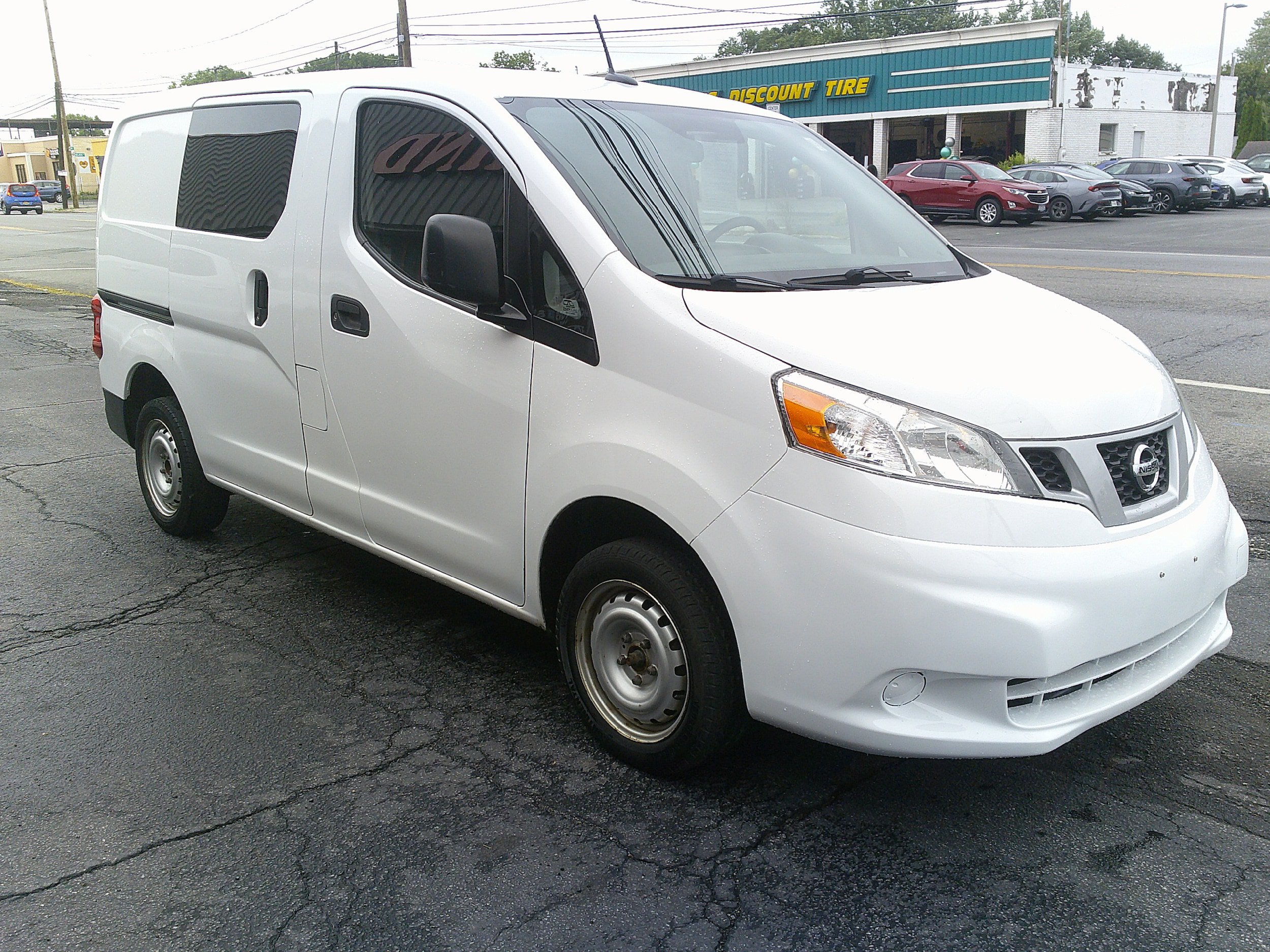 Used 2020 Nissan NV200 S w/ Sliding Glass Door Package FWD image 4