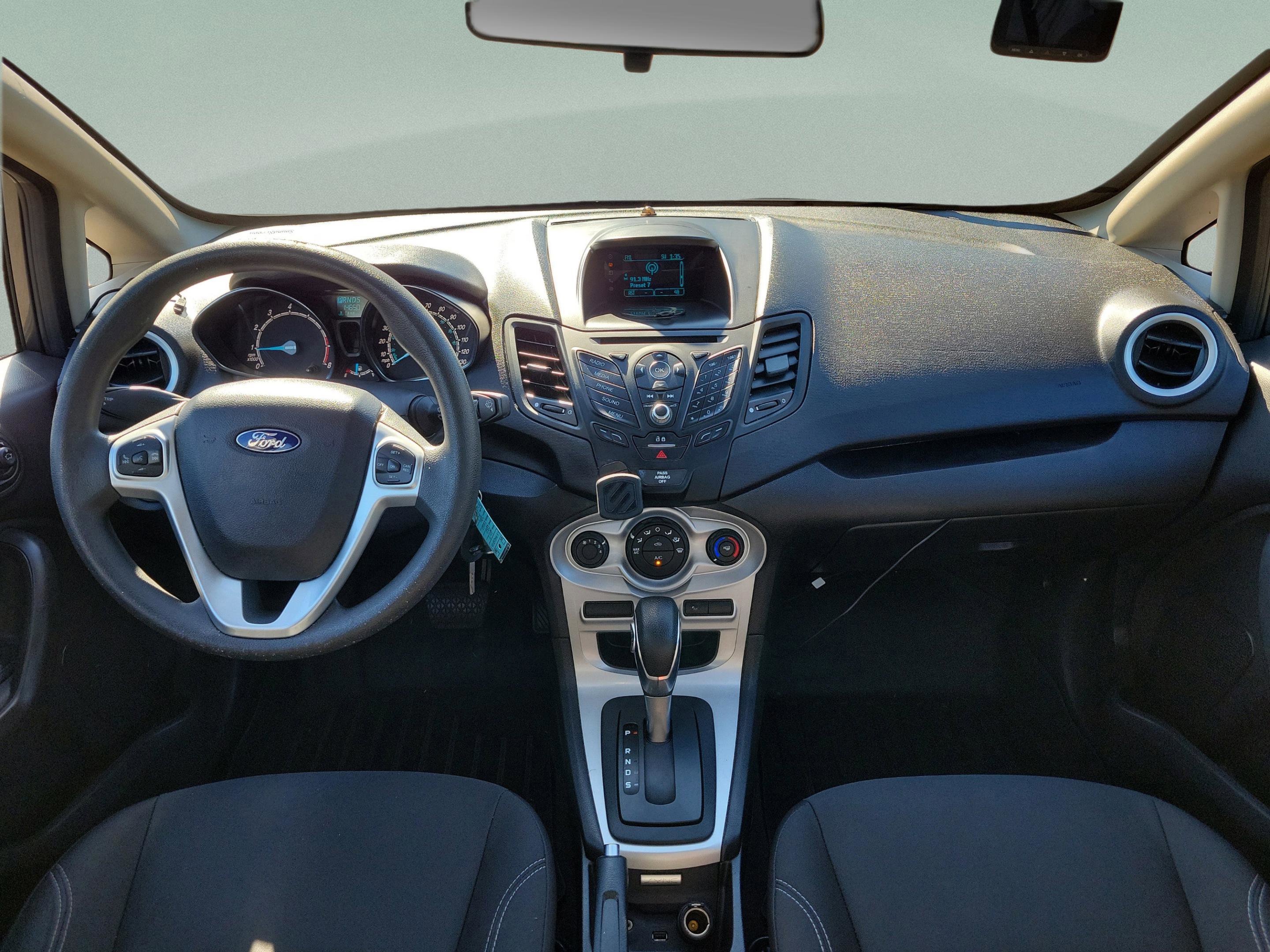 Used 2017 Ford Fiesta SE image 24