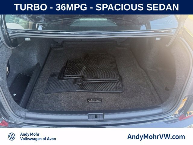 Used 2018 Volkswagen Passat 2.0T R-Line FWD image 9